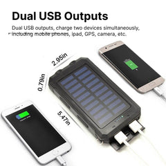 Powerbank met zonnepaneel, haak en twee USB-poorten