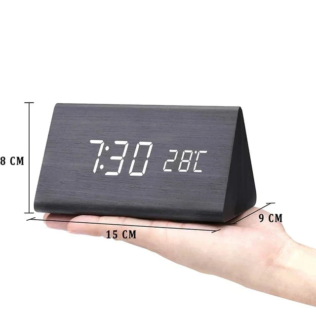 Digitale wekker in houtlook met LED-display