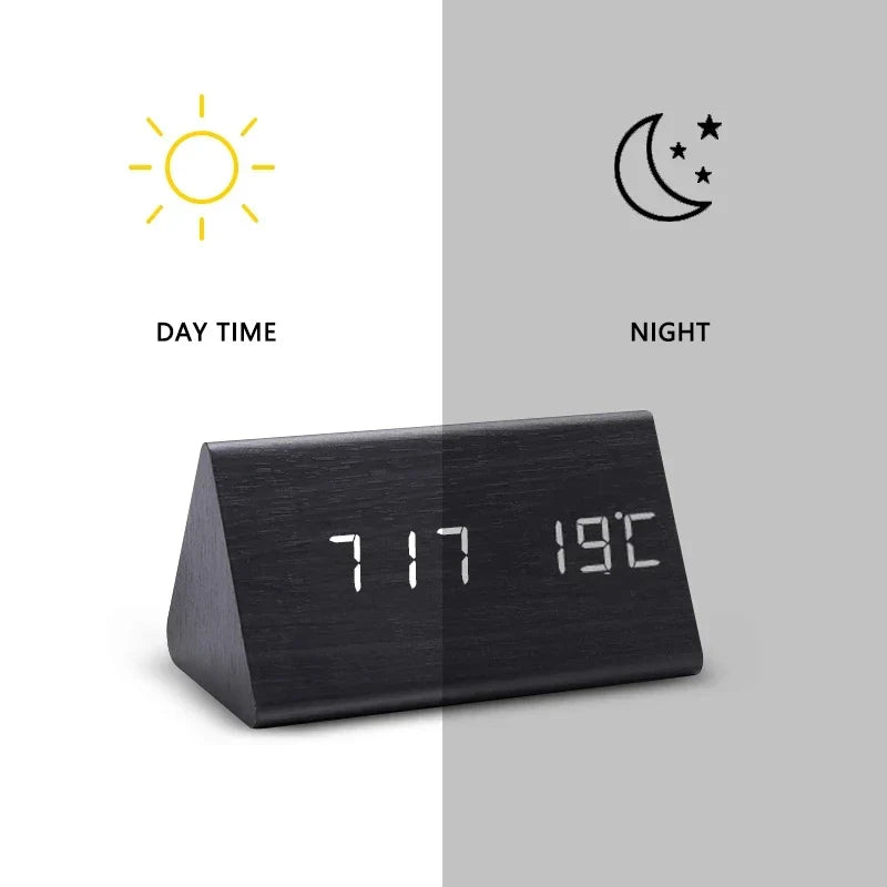 Digitale wekker in houtlook met LED-display