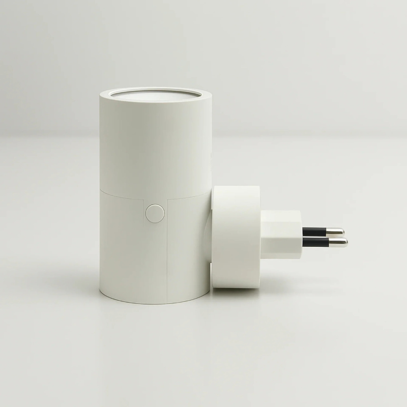 LED-wandlamp in een stopcontact met warm licht