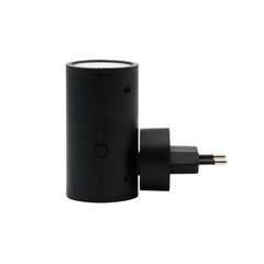 LED-wandlamp in een stopcontact met warm licht