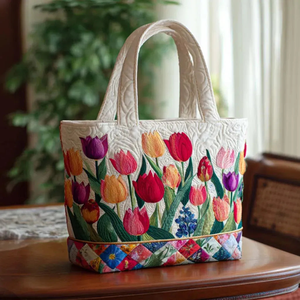 Gewatteerde shopper tas met print van een tulpentuin