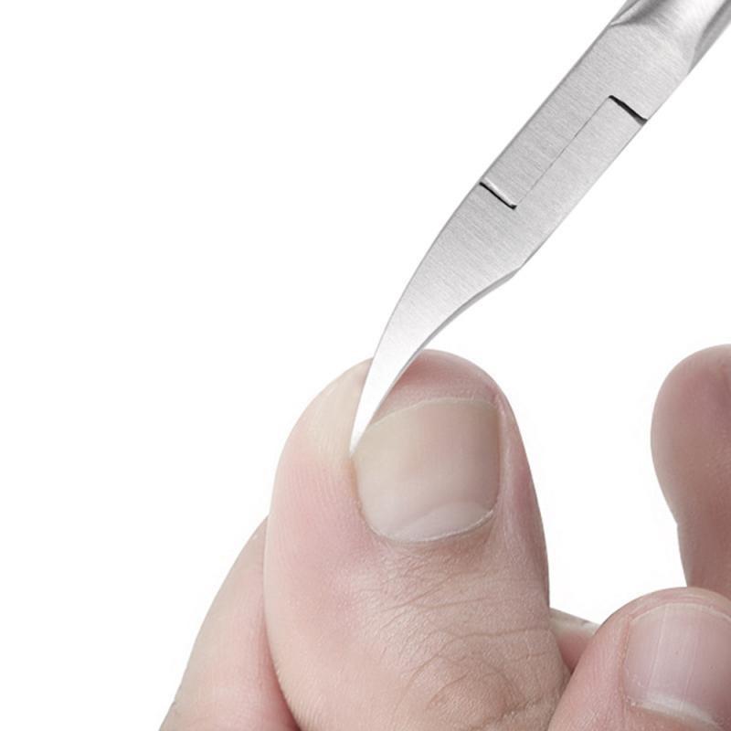Teennagelschaar met gebogen mesjes en antislip greep