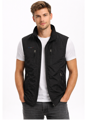 Bodywarmer voor heren met opstaande kraag en ritszakken