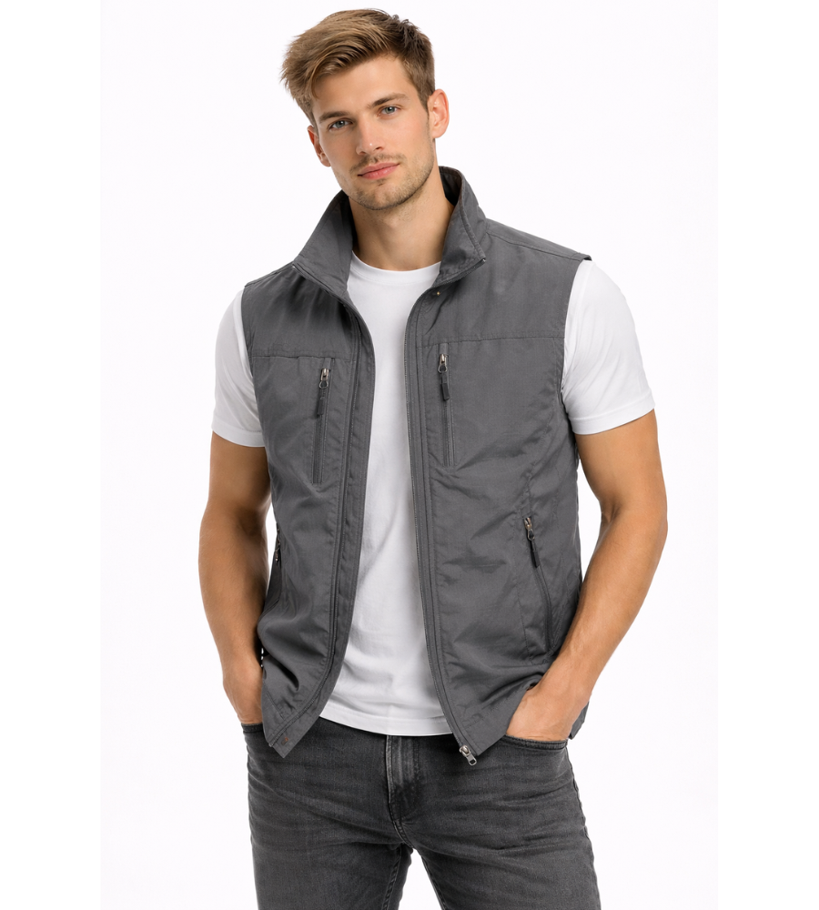 Bodywarmer voor heren met opstaande kraag en ritszakken