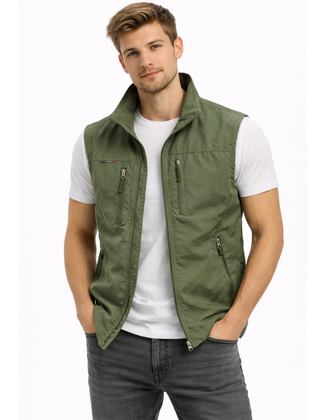 Bodywarmer voor heren met opstaande kraag en ritszakken