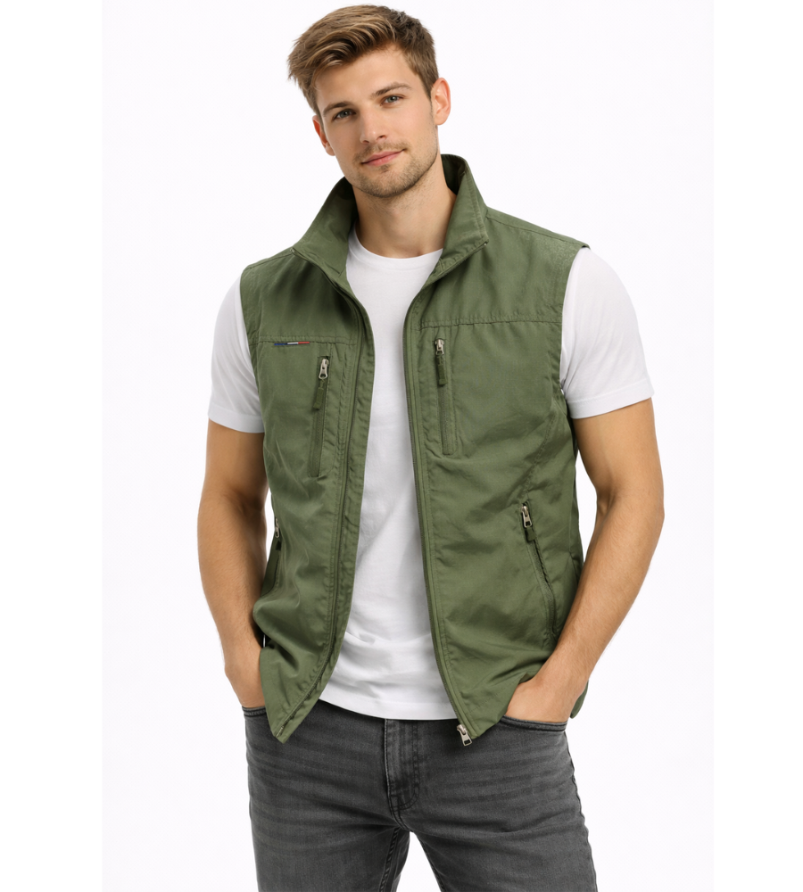 Bodywarmer voor heren met opstaande kraag en ritszakken