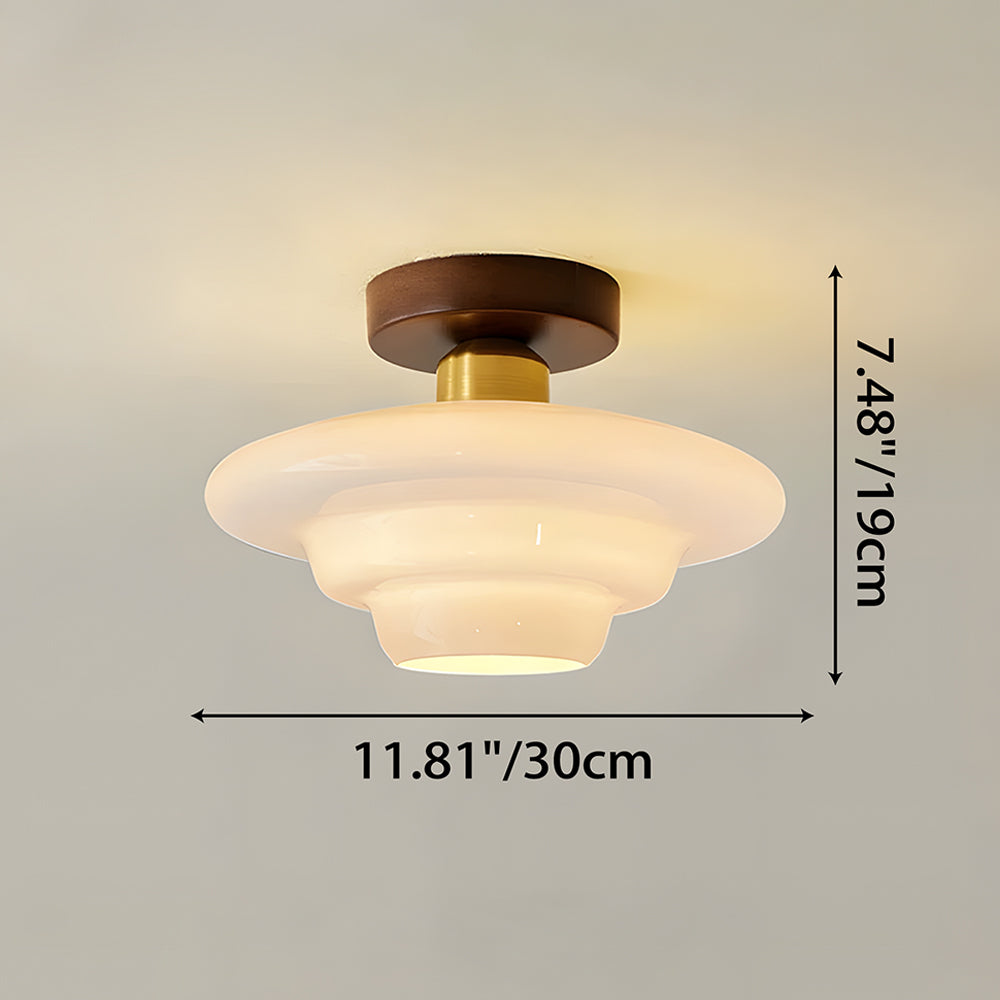 Plafondlamp van walnoot hout met glazen kap en koperen details
