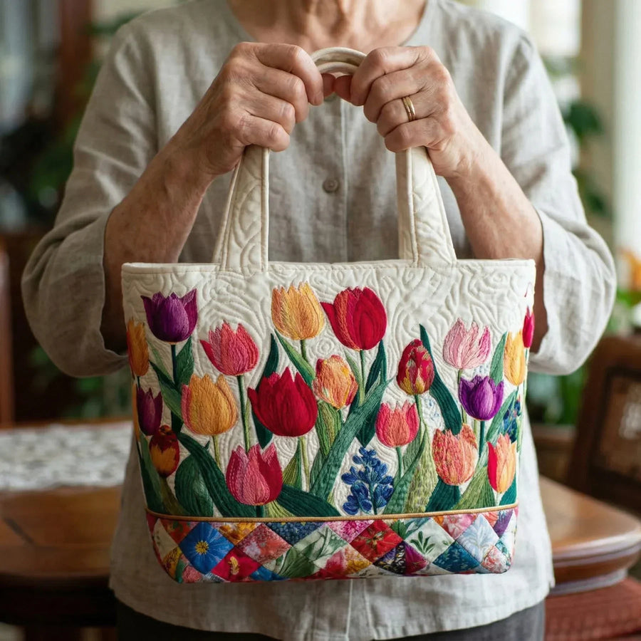 Gewatteerde shopper tas met print van een tulpentuin