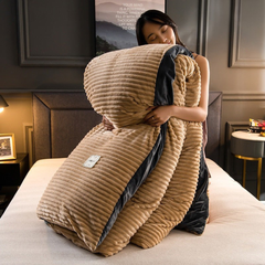 Fleece dekbedset met kussensloop op een opgemaakt bed