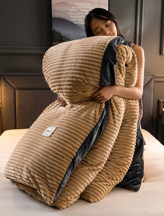 Fleece dekbedset met kussensloop op een opgemaakt bed