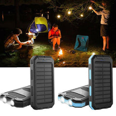 Powerbank met zonnepaneel, haak en twee USB-poorten