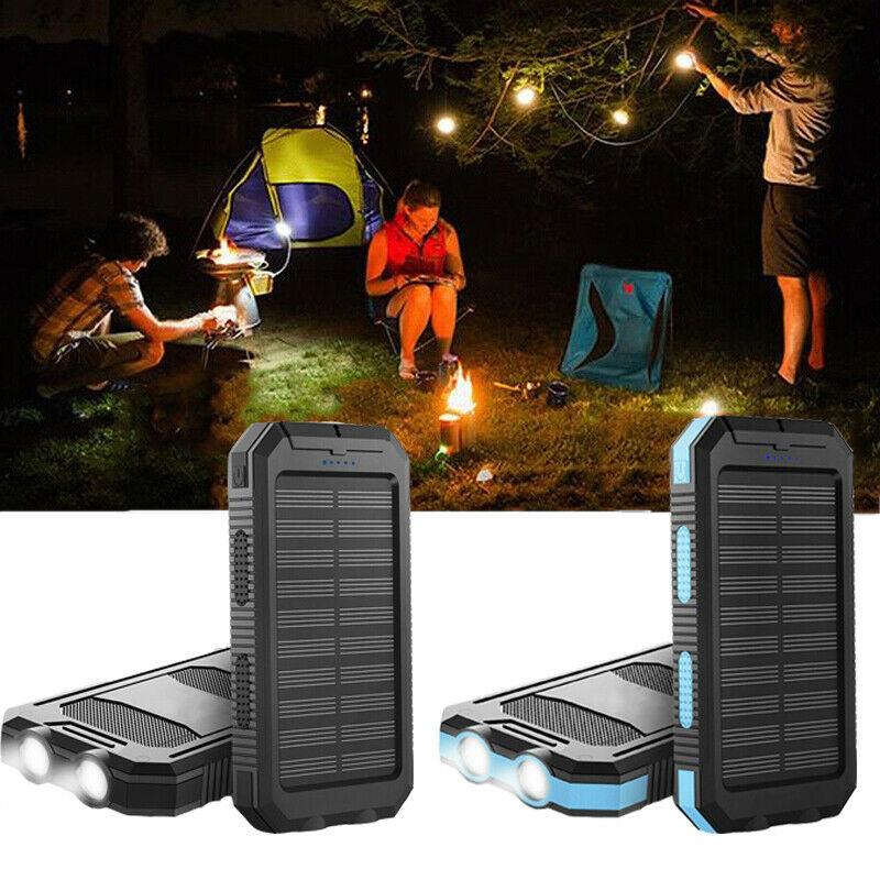 Powerbank met zonnepaneel, haak en twee USB-poorten