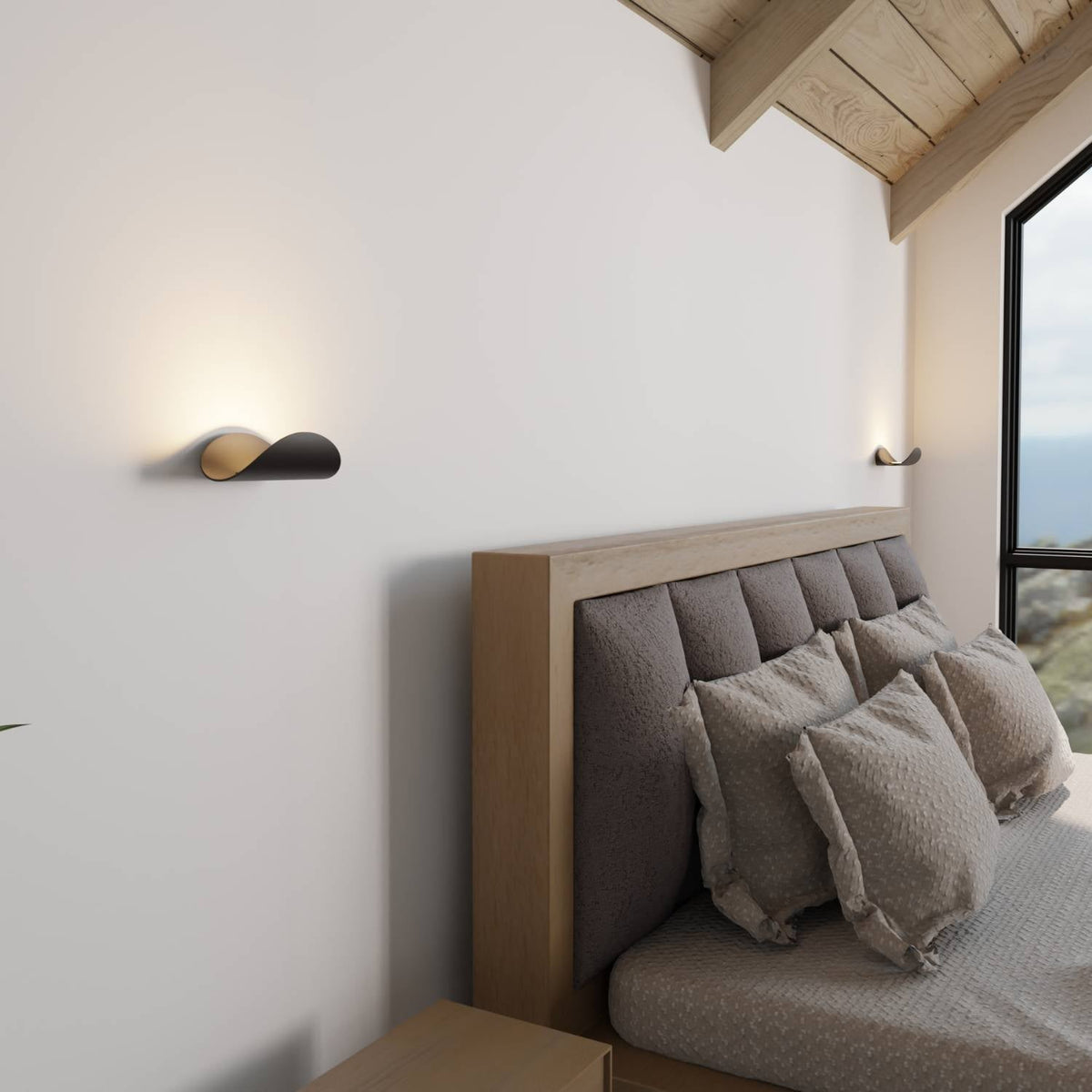 Halfronde led wandlamp met warm licht omhoog langs de muur