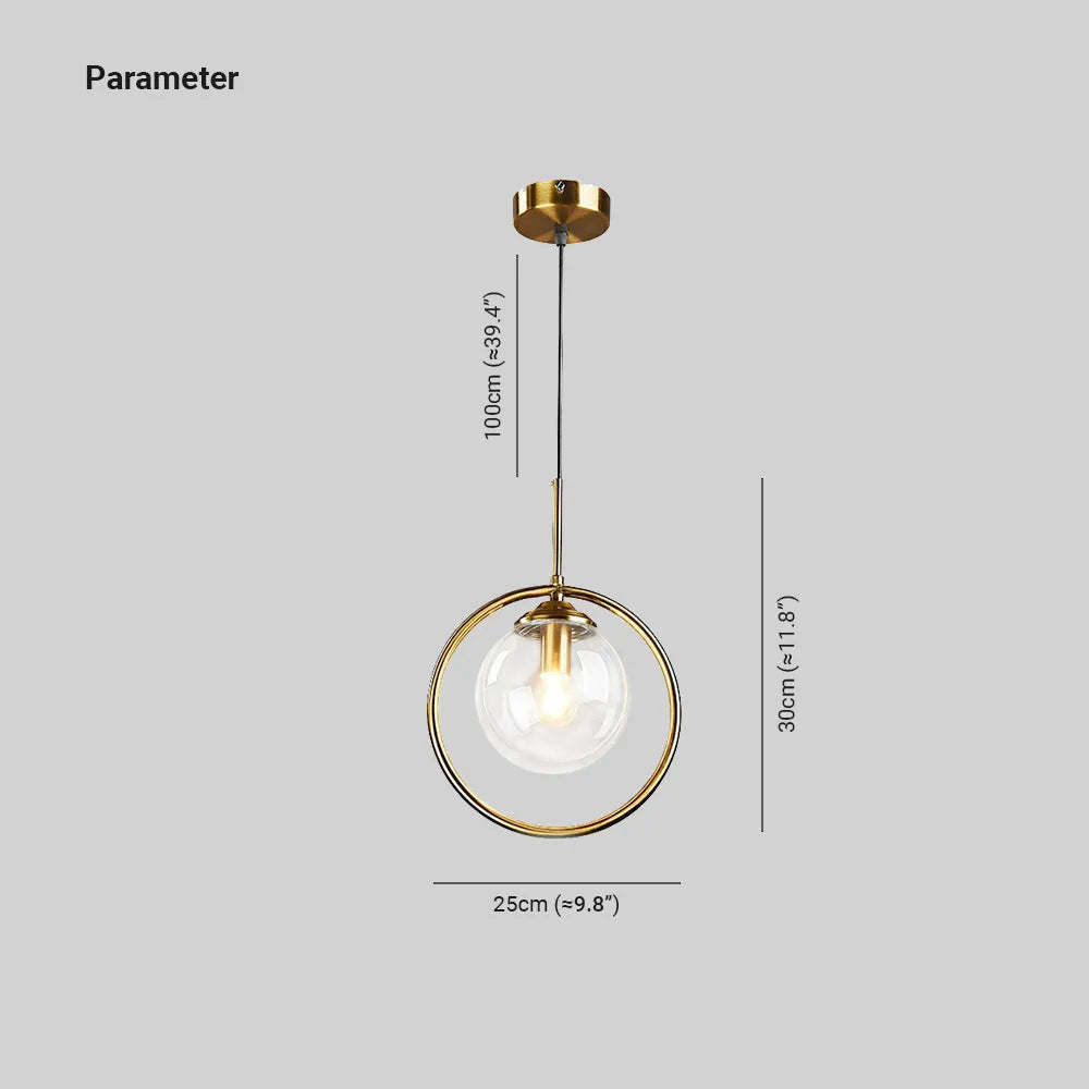 Glazen hanglamp met metalen ring rond de kap